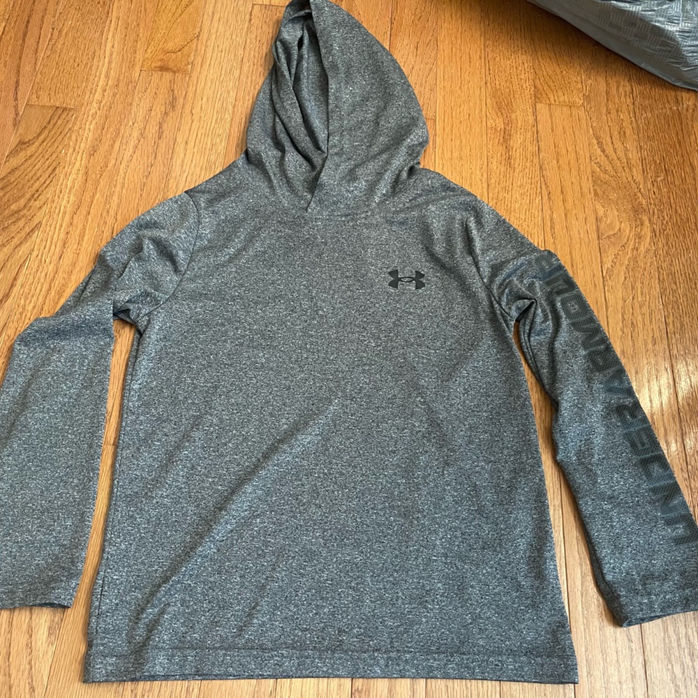 Boys Under Armour long sleeve hooded dri-fit